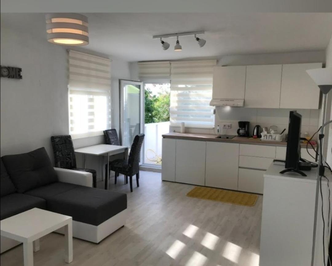Apartmani Sara Marija Karlobag Kültér fotó