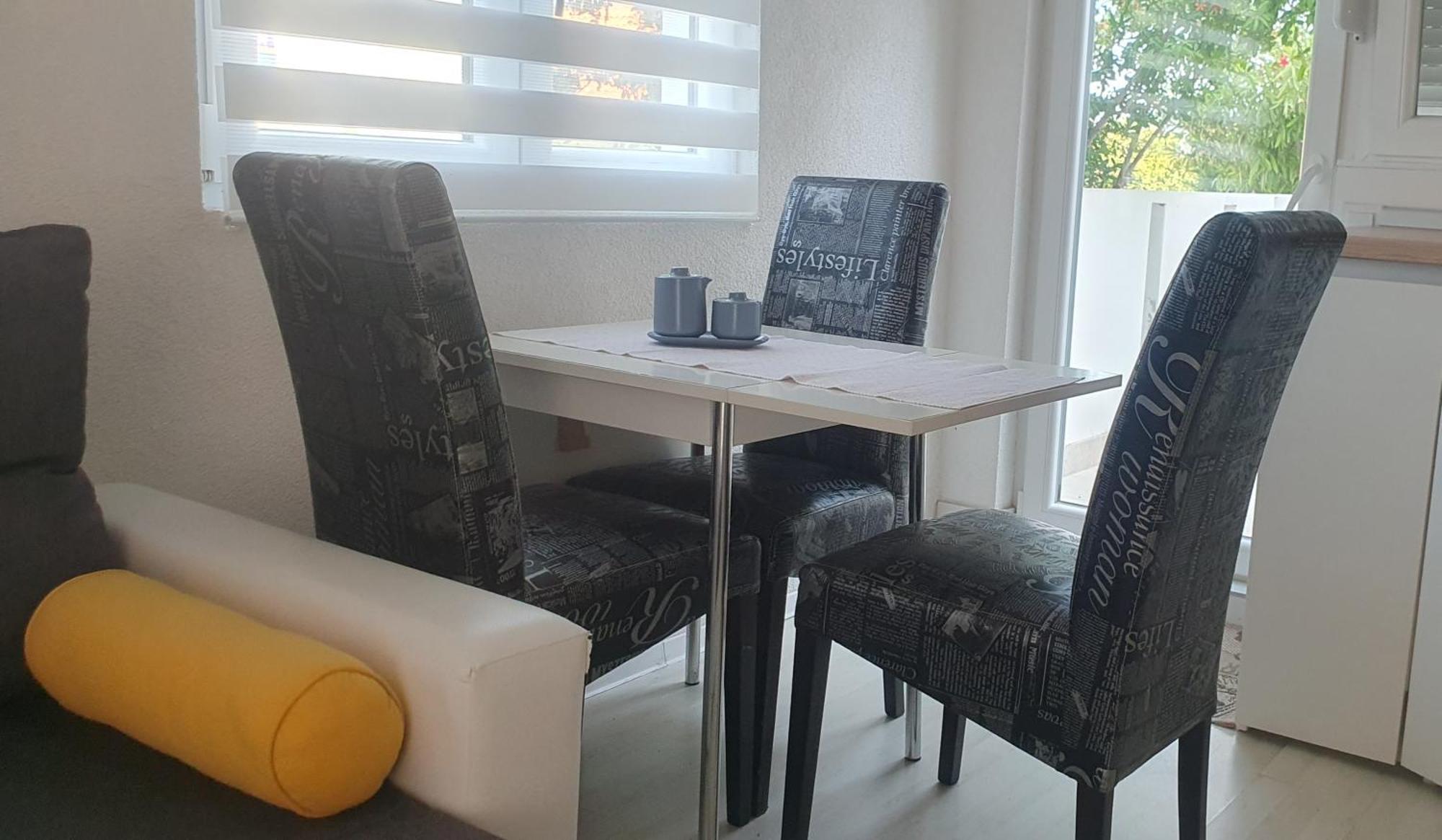 Apartmani Sara Marija Karlobag Szoba fotó